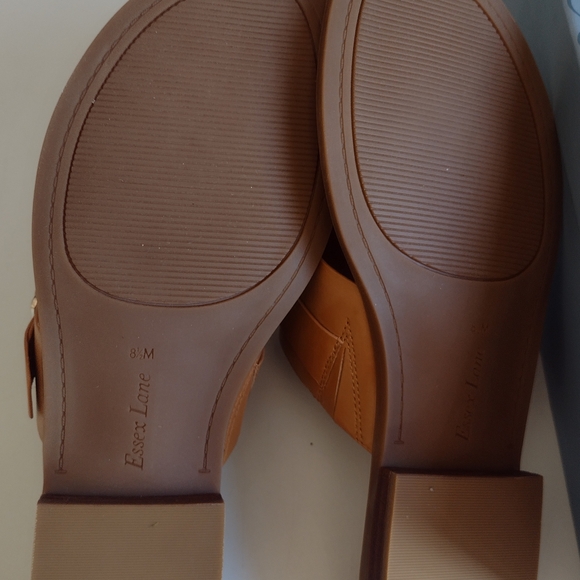 Essex Lane, NIB Women's Size 8.5 Tan Leather Sandals with Classic Design - Picture 3 of 3